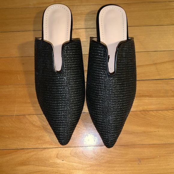 Zaful Shoes - ⭐️4 for 30$ ⭐️ Black woven slip-on mules (nwot)